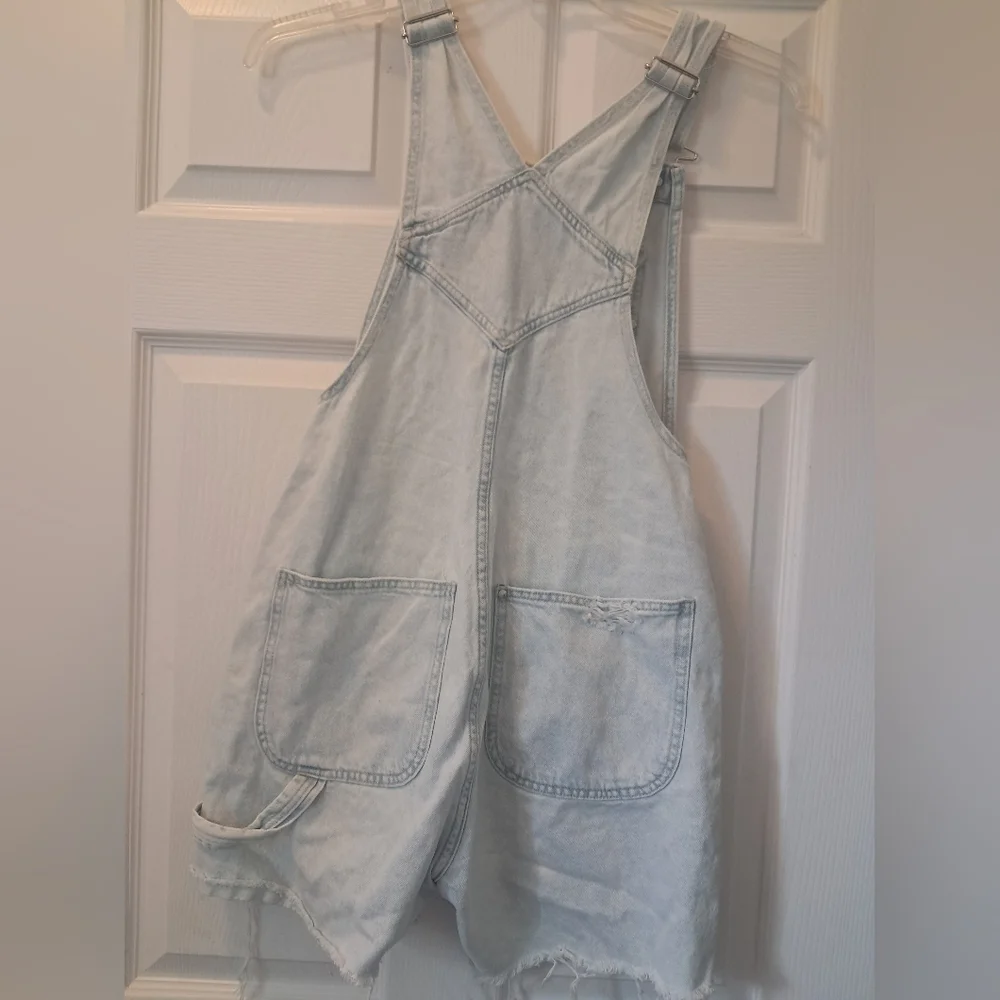 Light Wash Denim Short Overalls - Picture 5 of 8